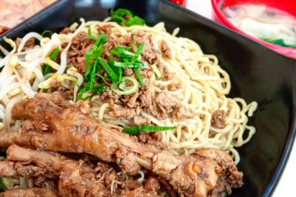 5 Rekomendasi Tempat Makan Murah Dekat UMY, Harga Rp10 Ribuan