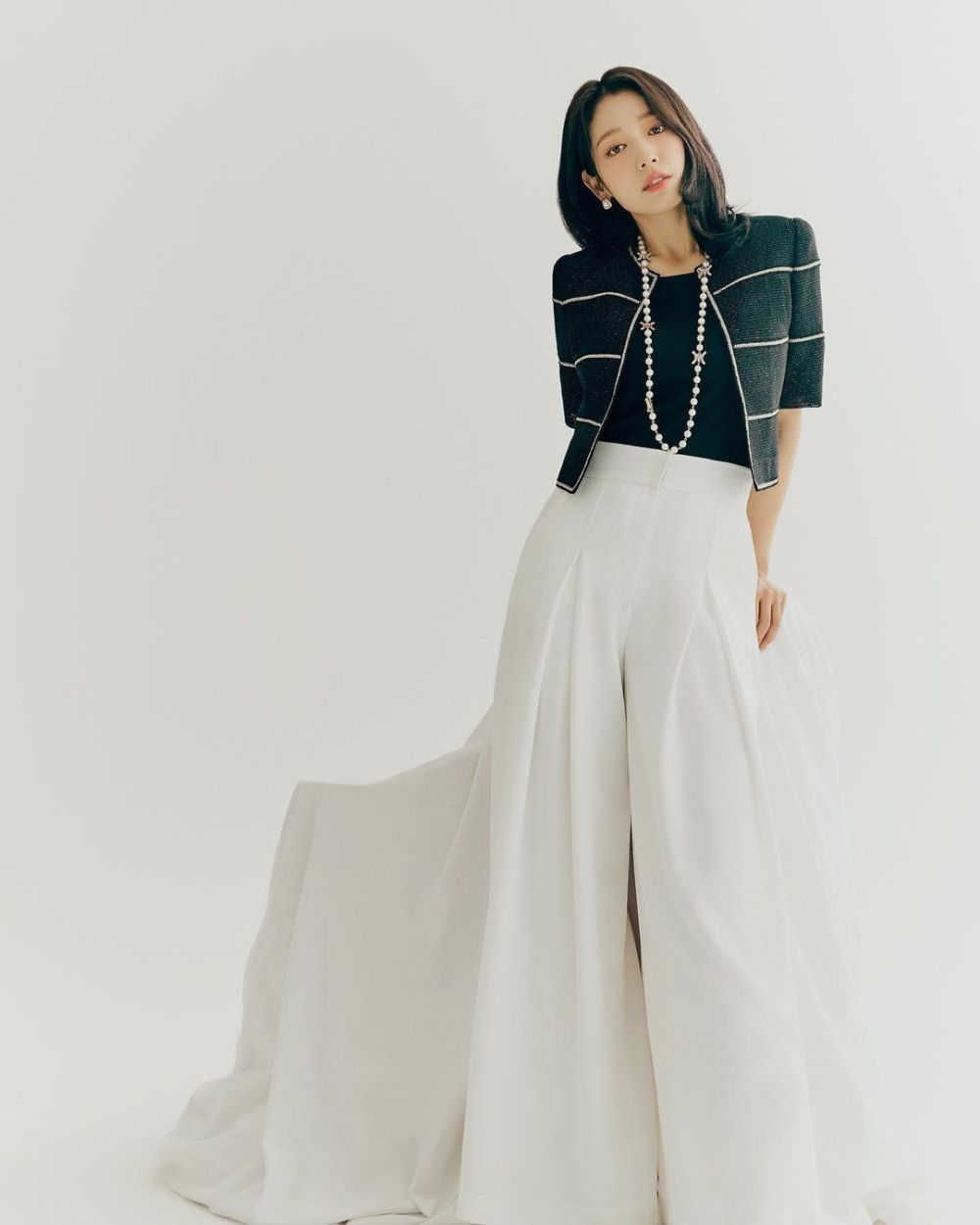 11 Ide Outfit Formal Look ala Aktris Korea, Gaya Berkelas!