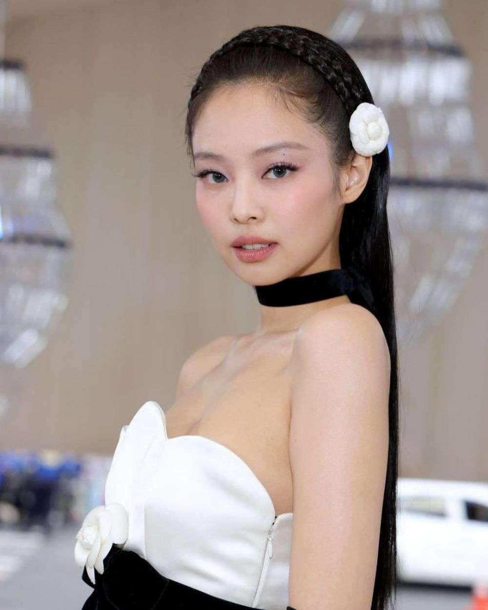 10 Adu Gaya Jennie Dan Rose BLACKPINK Di Met Gala