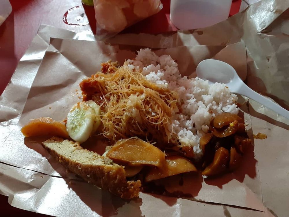 5 Rekomendasi Nasi Uduk Enak di Tangerang, Autentik!