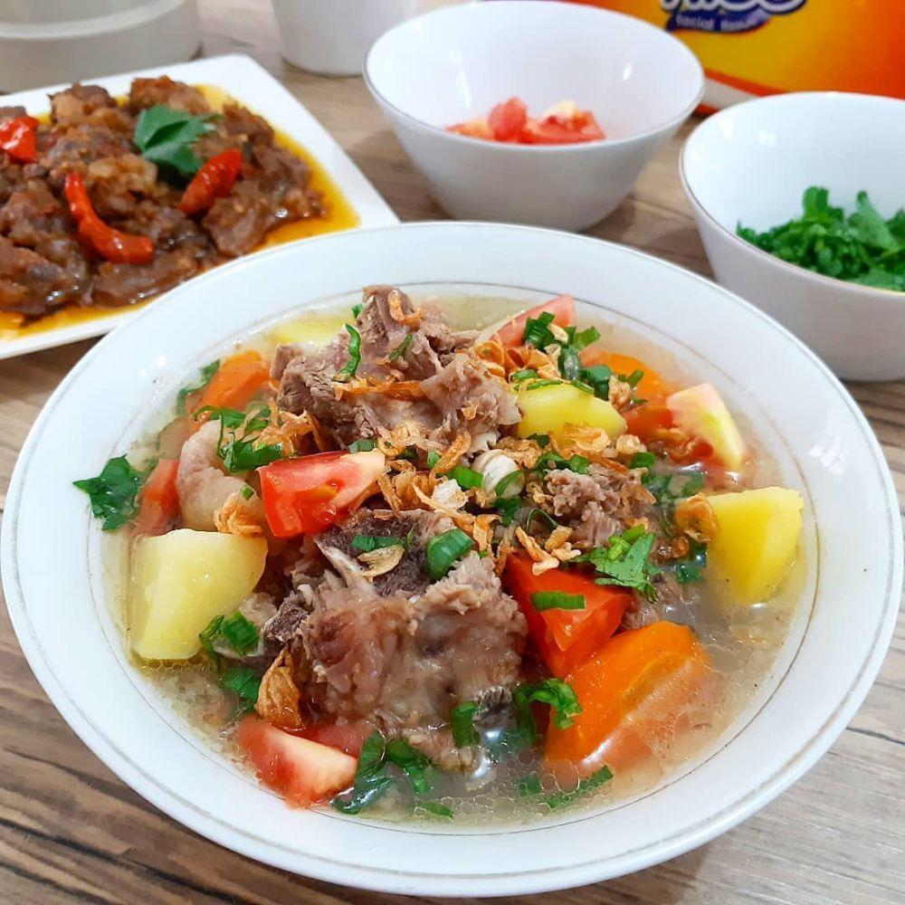 Resep Sop Tulang Iga Sapi, Sajian Lezat saat Acara Keluarga 