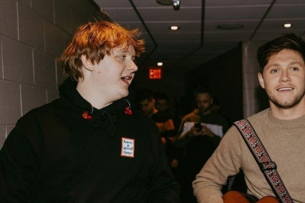7 Lagu Patah Hati Terbaik Lewis Capaldi, Rilis Album Baru