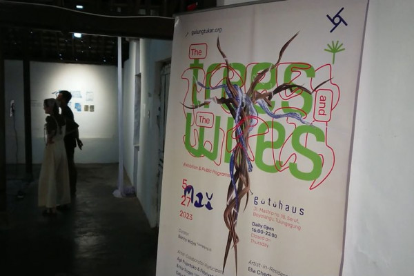 Angkat Kisah Folklore, Seniman Inggris Pameran di Tulungagung