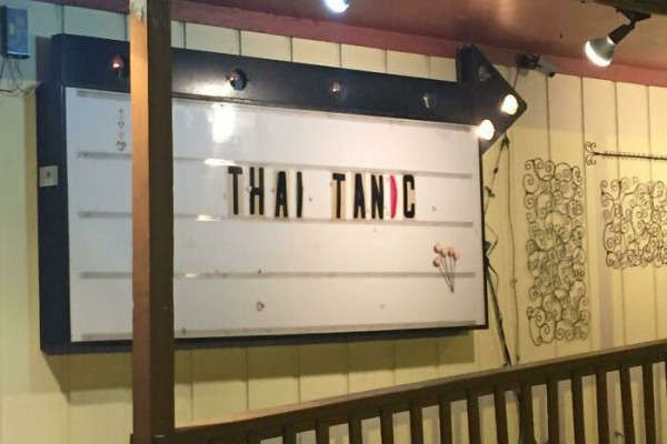 8 Restoran Ini Punya Nama yang Unik Abis, Dijamin Bikin Cekikikan