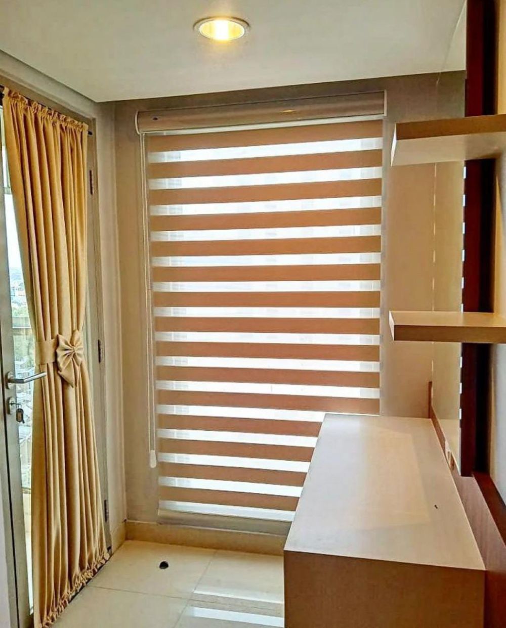 Pelindung Sinar Matahari, 9 Desain Roller Blind Untuk Rumah