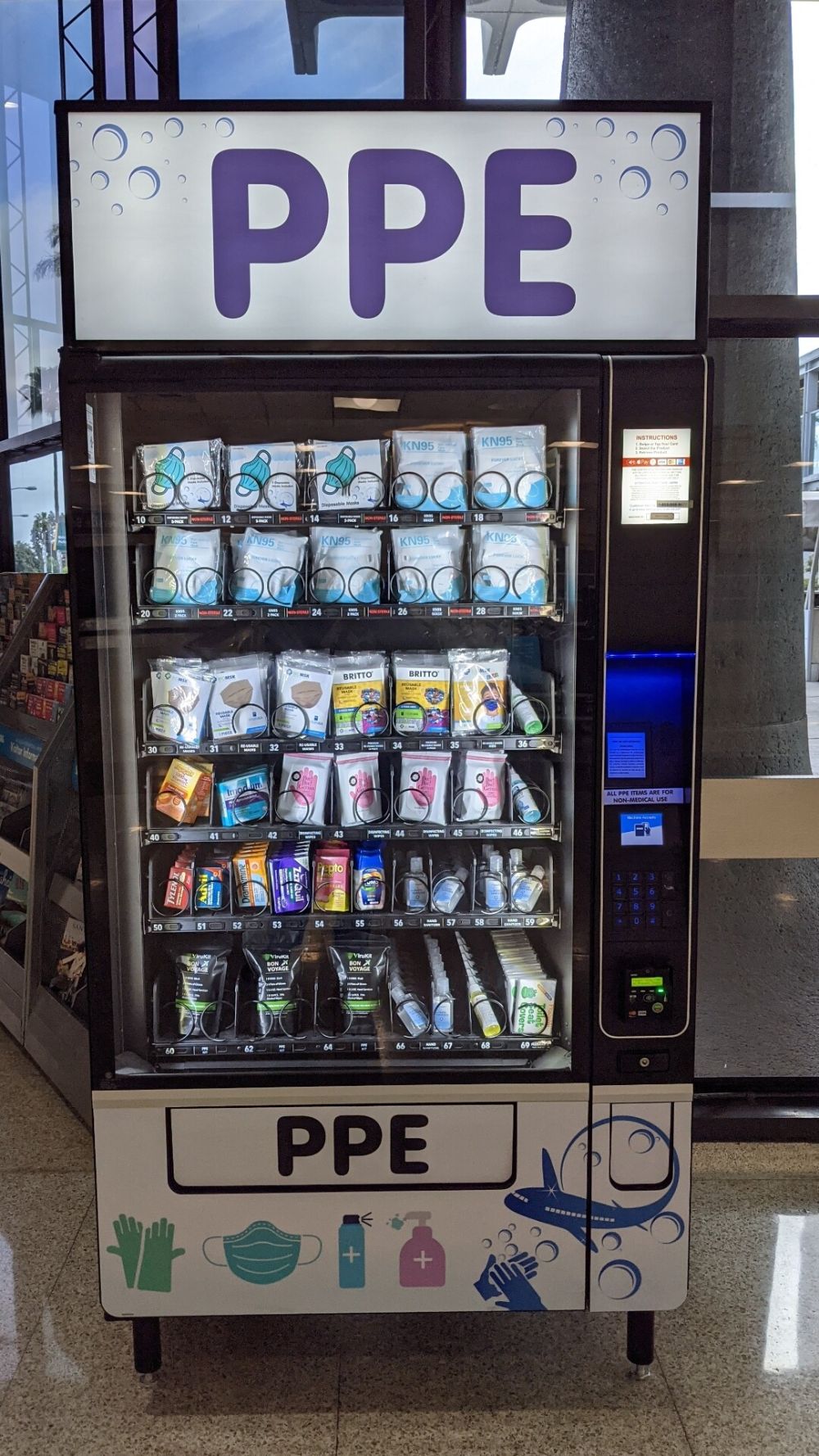 10 Potret Vending Machine Paling Unik Yang Ada Di Bandara