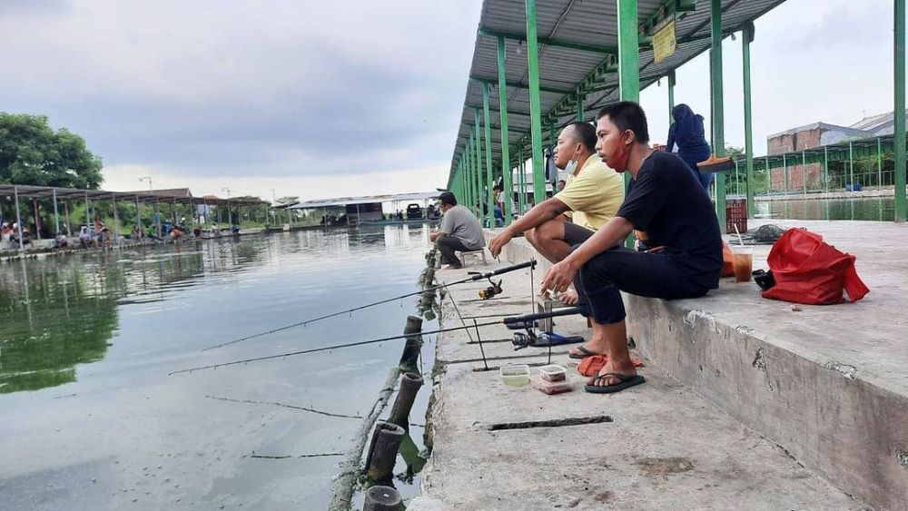 5 Rekomendasi Kolam Pemancingan Harian di Surabaya