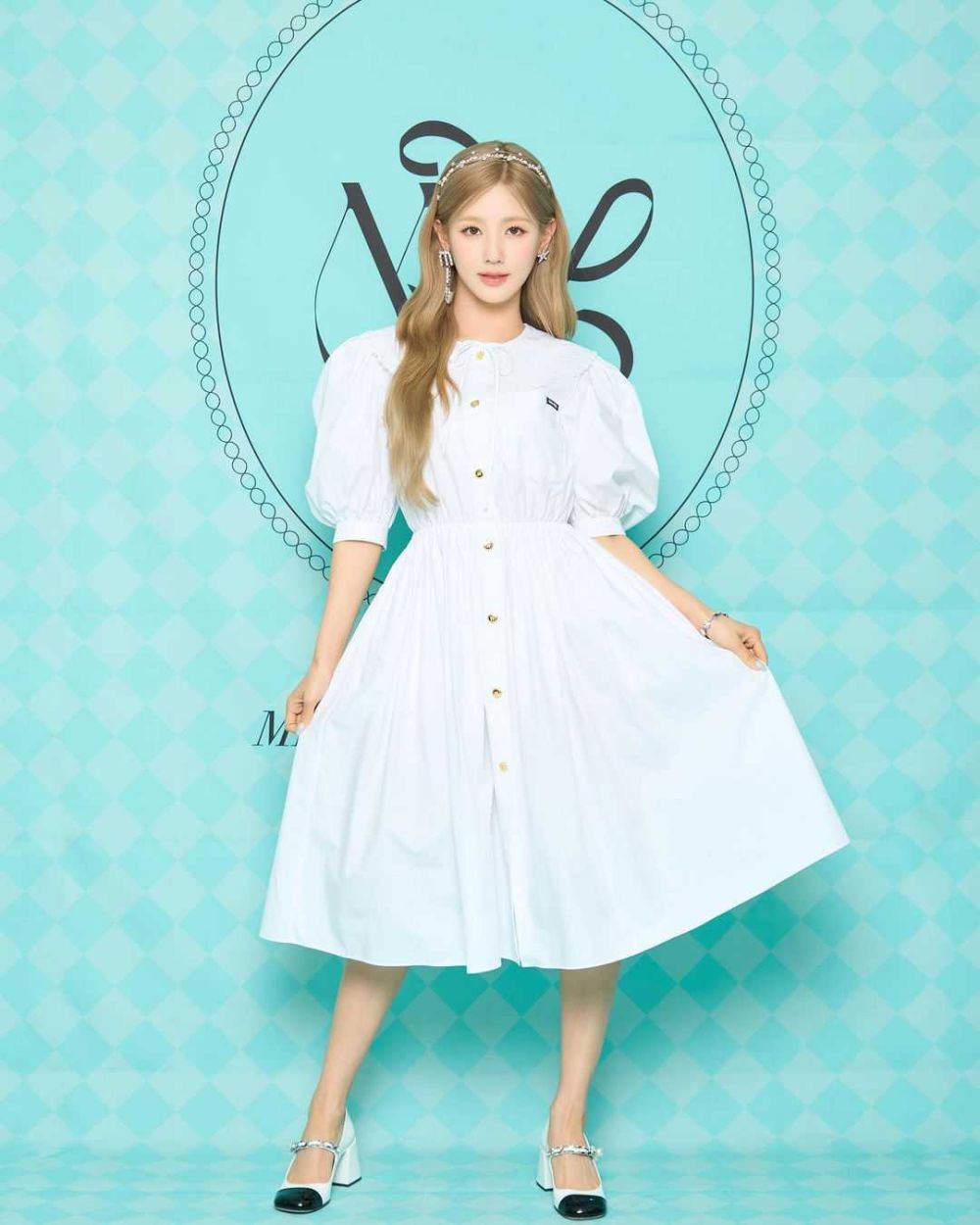 10 Koleksi Dress Miyeon (G)I-DLE, Midi Dress hingga Long Dress