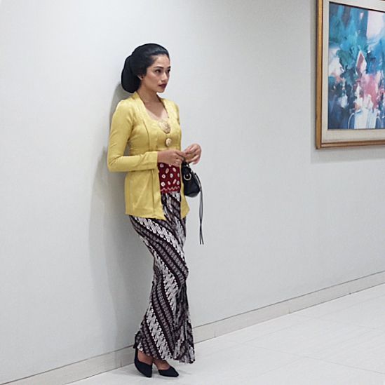 20 Inspirasi Kebaya Kutu Baru Ala Seleb, Simpel Dan Elegan