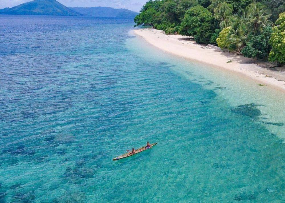 Wisata Pulau Ai Banda Neira