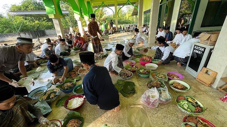 5 Tradisi Unik Sambut Idul Adha di Jawa Timur