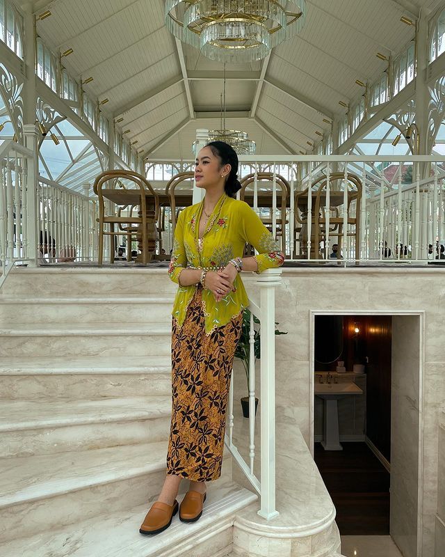 Inspirasi Ootd Dengan Kebaya Modern Ala Rania Yamin