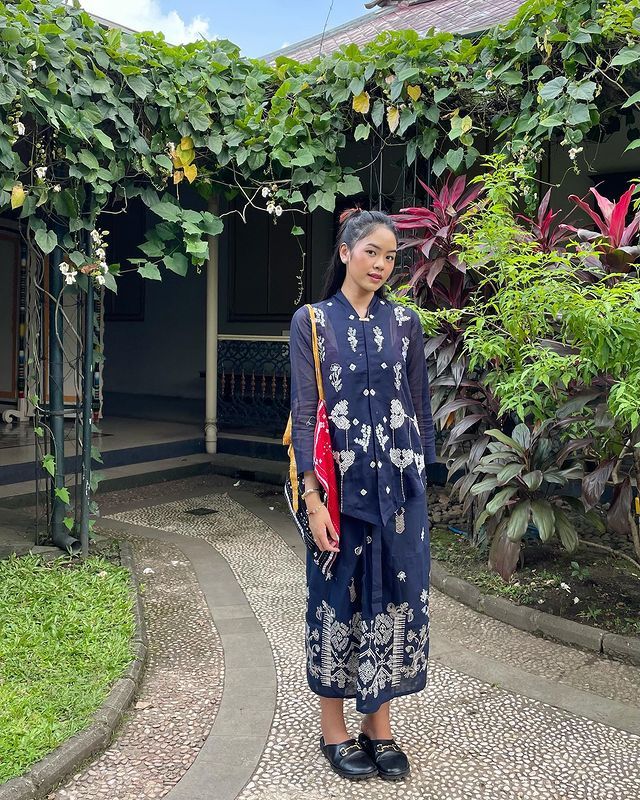 Inspirasi Ootd Dengan Kebaya Modern Ala Rania Yamin