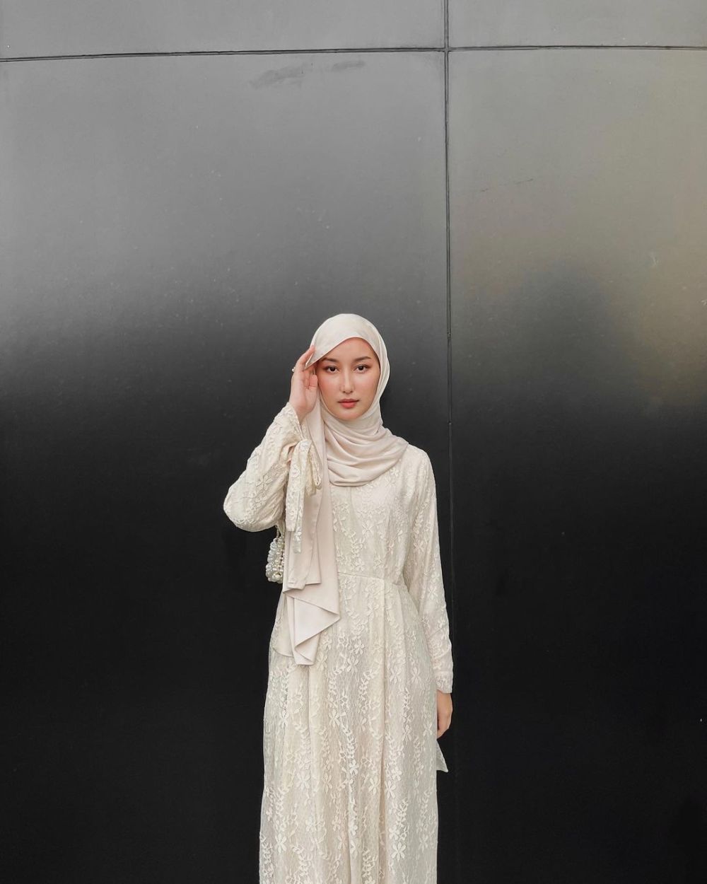 9 OOTD Kondangan Hijab Kasual Ala Denisse Shaqira, Cantik Menawan