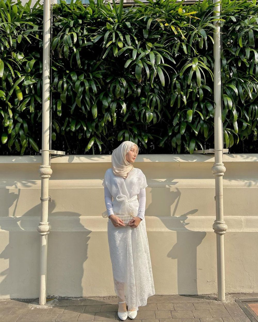 9 OOTD Kondangan Hijab Kasual Ala Denisse Shaqira, Cantik Menawan