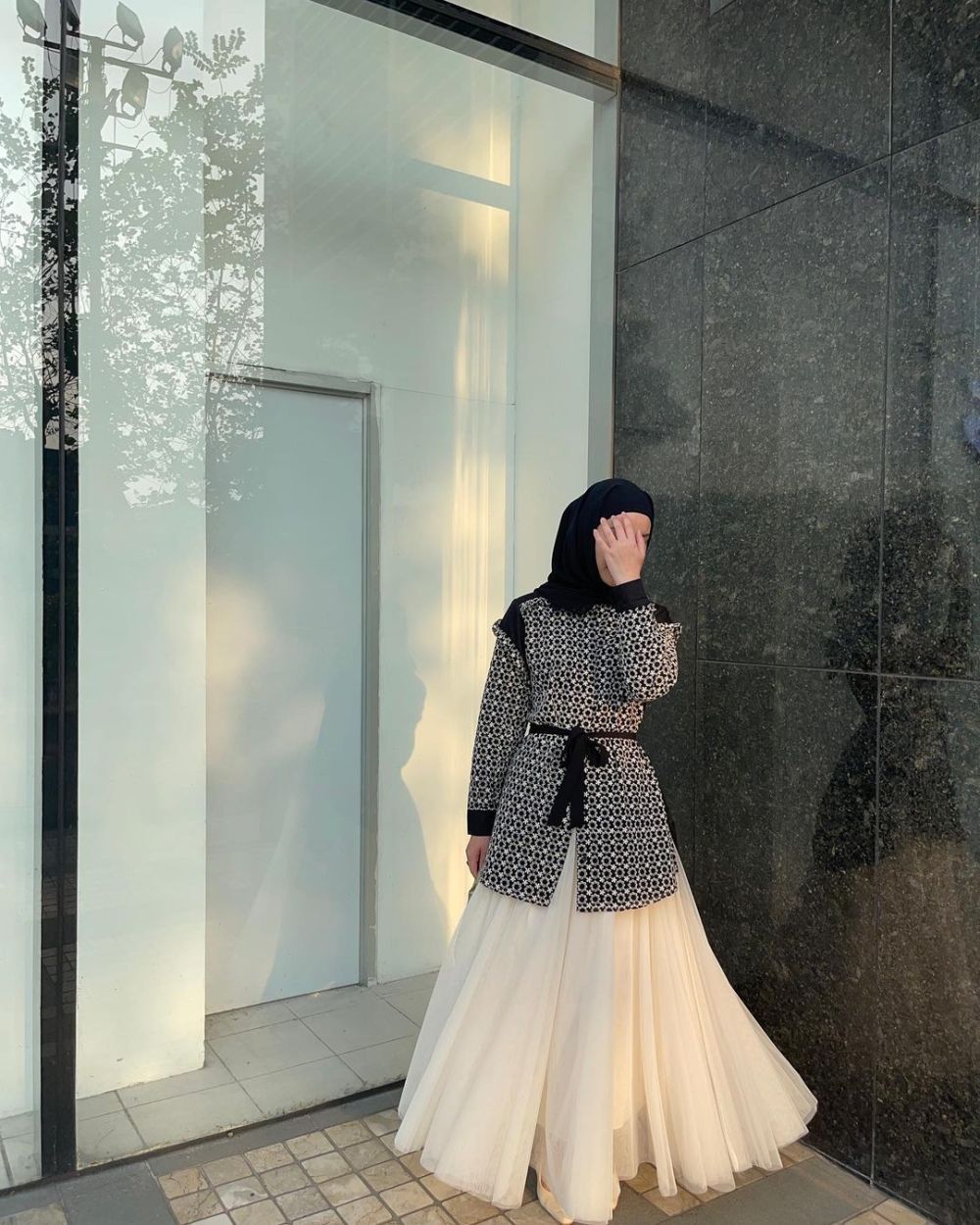 9 OOTD Kondangan Hijab Kasual Ala Denisse Shaqira, Cantik Menawan