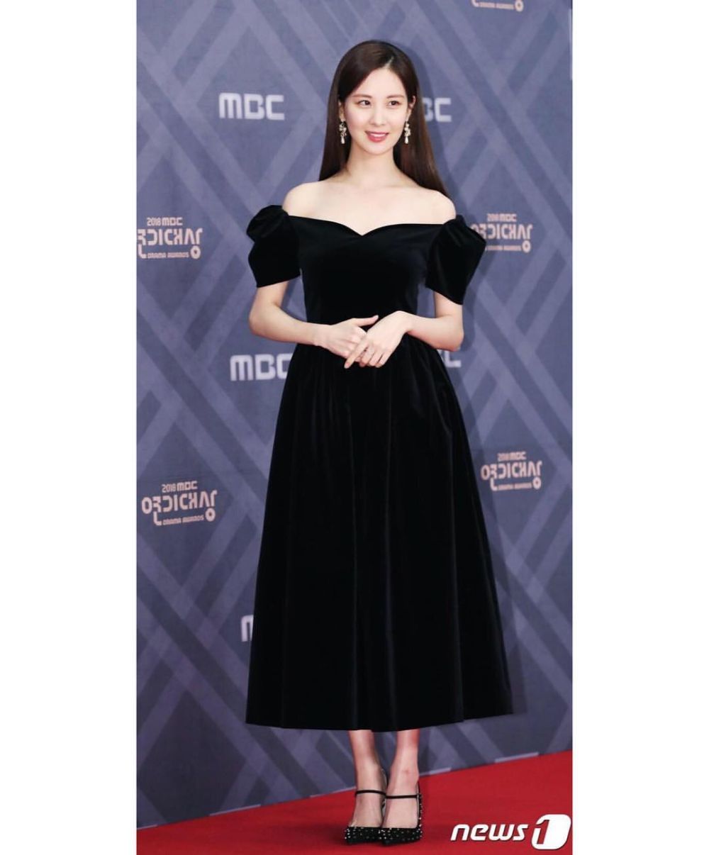 8 Gaya Anggun Seohyun SNSD Dalam Balutan Long Dress