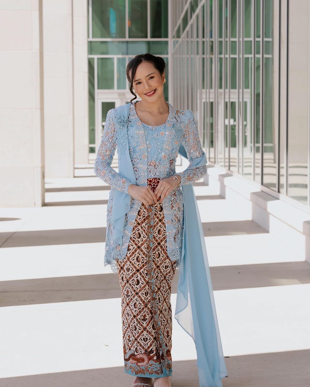 20 Inspirasi Kebaya Kutu Baru Ala Seleb, Simpel Dan Elegan