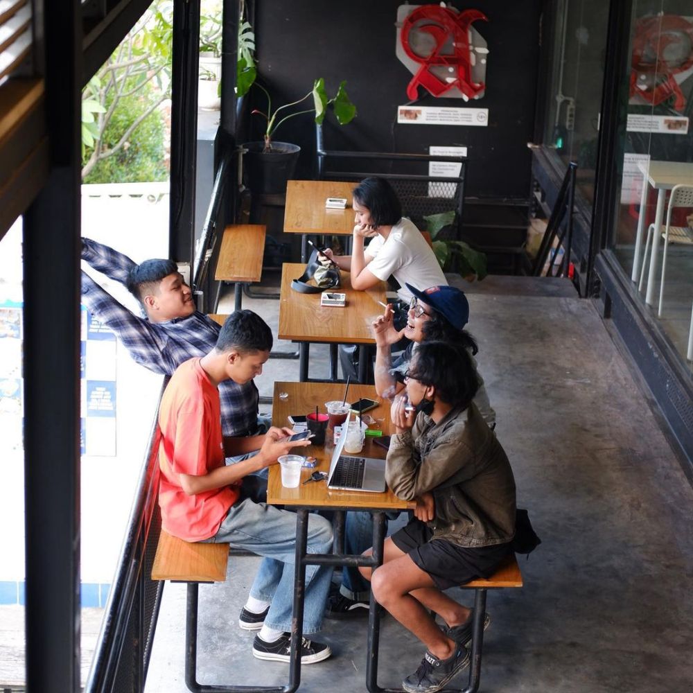 7 Kafe Dekat UNY, Banyak yang Rimbun dan WiFi Kencang