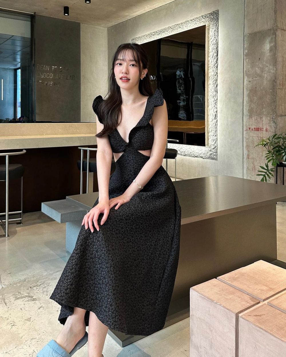 9 Referensi Black Dress ala Toey Prim, Inspirasi Baju Liburan di Bali