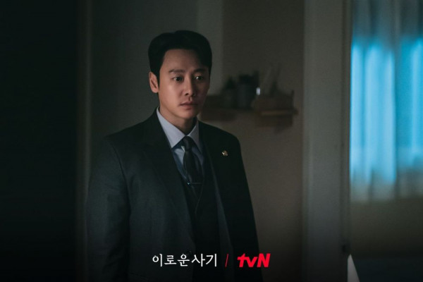7 Alasan Moo Young Jadi Pengacara Lee Ro Um di Delightfully Deceitful