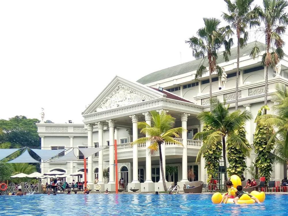 7 Kolam Renang Anak di Surabaya, Bikin Puas Main Air!