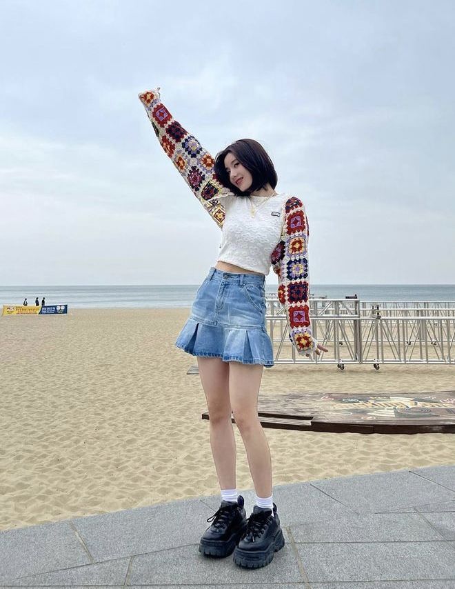 13 Ide Fashion Kwon Eunbi, Solois Viral di Festival Waterbomb Korea