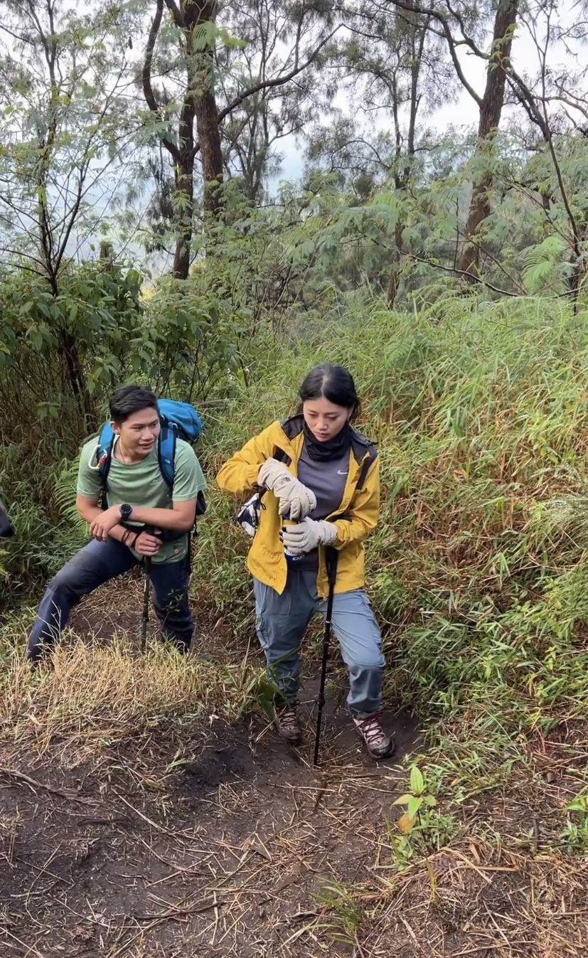 Wendy Walters Saat Mendaki Gunung Punya Hobi Hiking