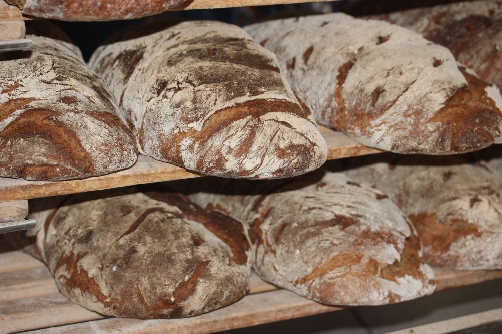 4 Tips Buat Roti Tanpa Ulen, Tetap Elastis dan Empuk