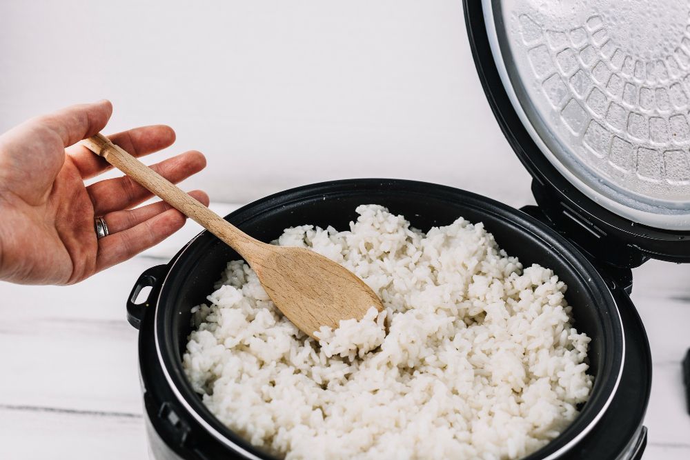 Resep dan Tips Membuat Nasi Kuning Menggunakan Rice Cooker, Gampang!