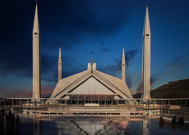 5 Magnificent Mosques in Pakistan, Suitable for Religious Tourism!