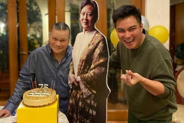 7 Potret Ulang Tahun ke-77 Ayah Baim Wong, Tetap Enerjik!