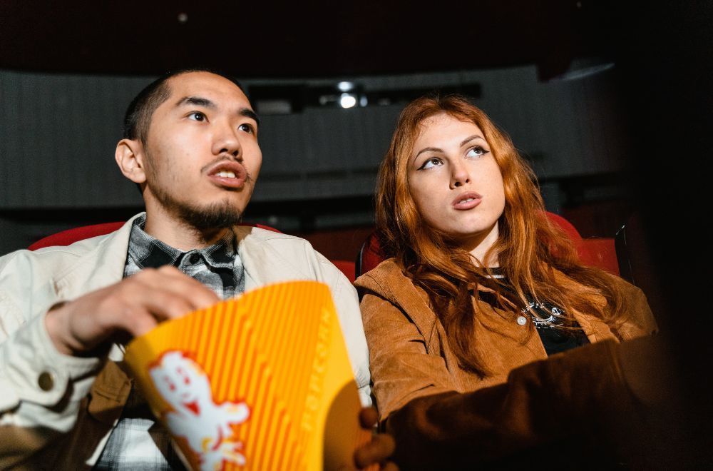 5 Hal yang Akan Kamu Alami jika Sering Menonton Film Horor