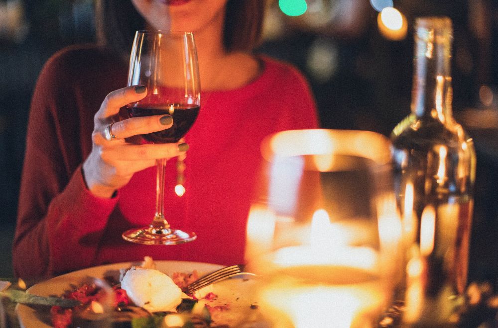 5 Cara Menemukan Suasana Baru saat Makan Malam Bersama Pasangan 