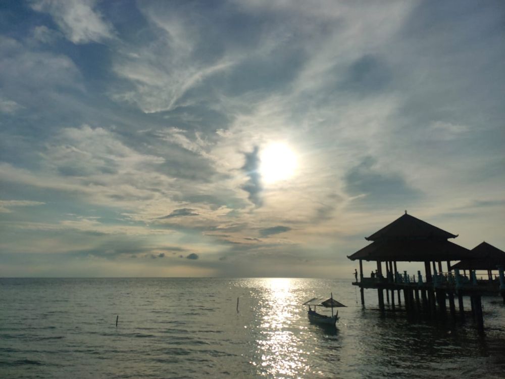10 Potret Pulau Panjang Jepara yang Eksotis, Spot Keren Melihat Sunset