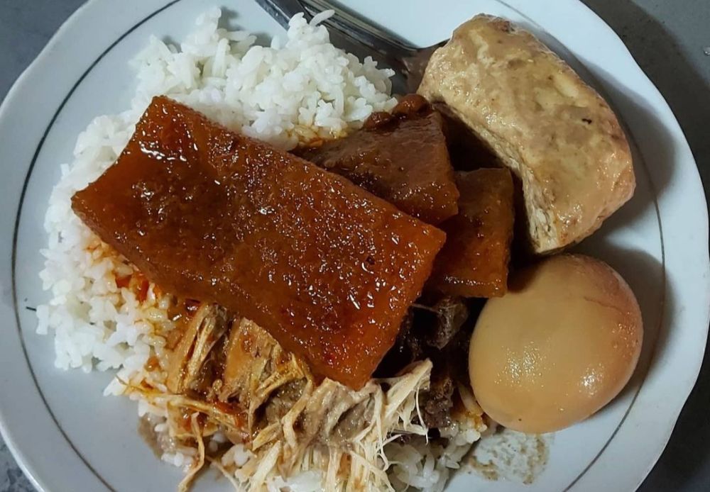 Tempat Makan Gudeg Enak Nan Legendaris Di Surabaya