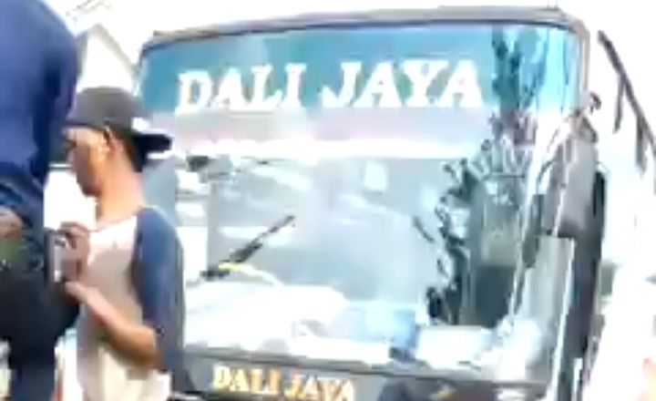 Gagal Nyalip 2 Pemotor Di Bojonegoro Tewas Tertabrak Bus 1026