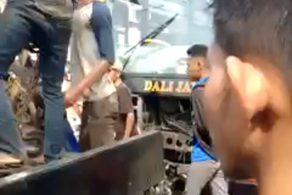 Gagal Nyalip, 2 Pemotor Di Bojonegoro Tewas Tertabrak Bus