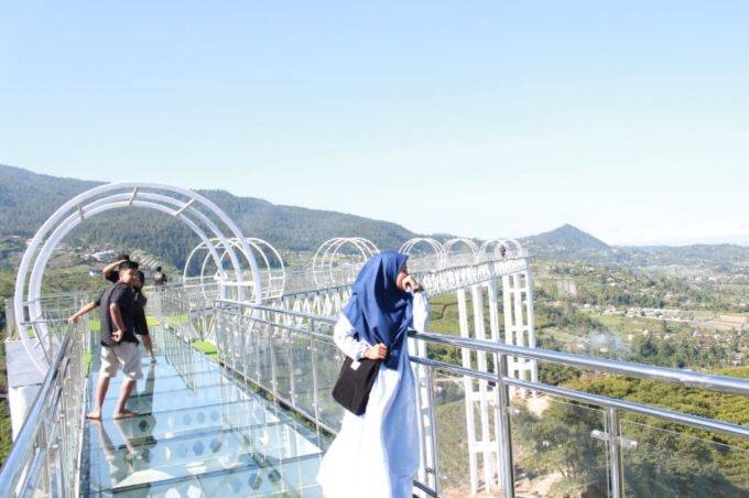 10 Potret Kemuning Sky Hills, Jembatan Kaca Terpanjang di Jawa Tengah