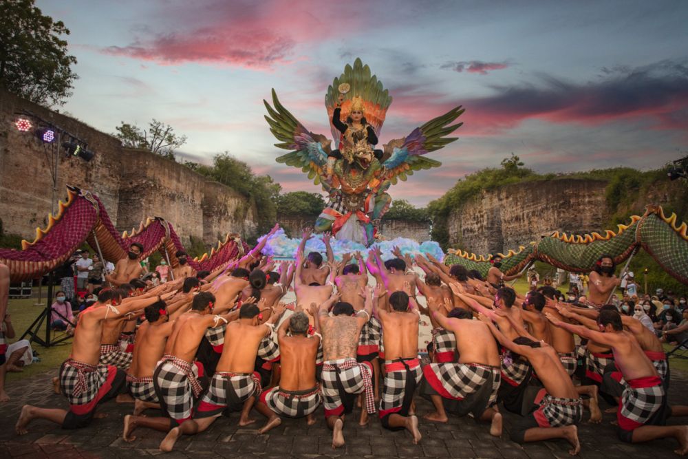 4 Tempat Nonton Pertunjukan Tari Kecak di Bali, Bikin Takjub