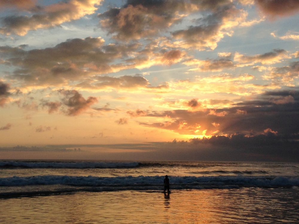 Selain Pantai Kuta, 5 Rekomendasi Lokasi Lihat Sunset Paling Bagus