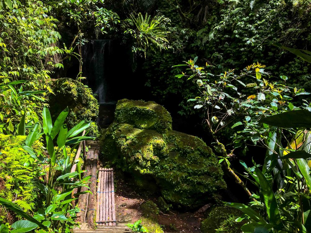 Harga Tiket Masuk Air Terjun Suwat Bali dan Lokasinya