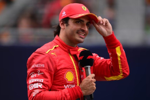 Carlos Sainz Masih Percaya Ferrari Berkembang di Jalur yang Tepat