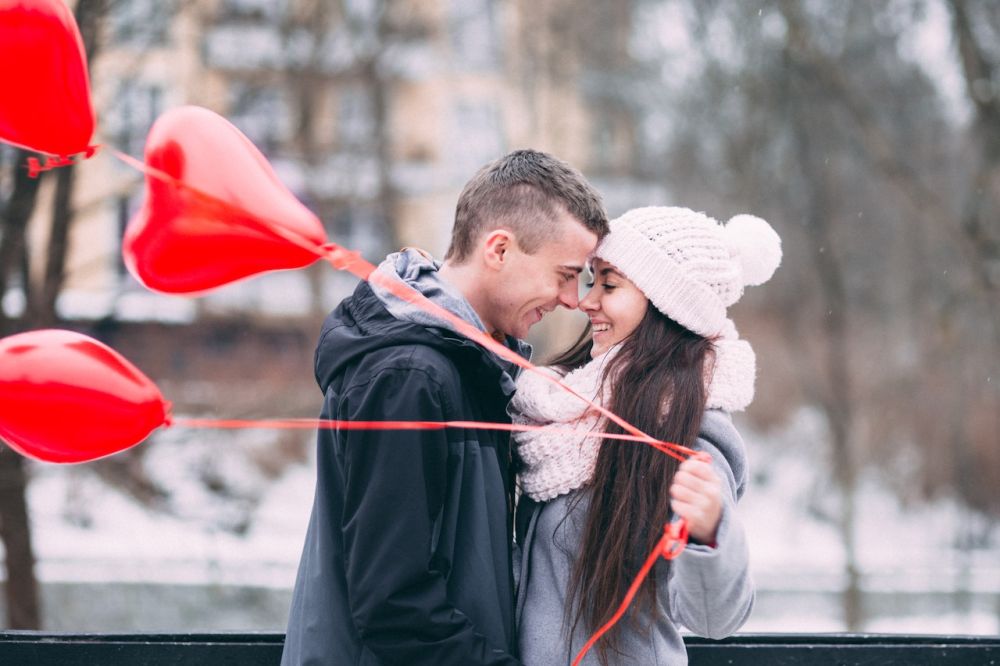 7 Alasan Pentingnya Sentuhan Fisik dalam Hubungan Romantis