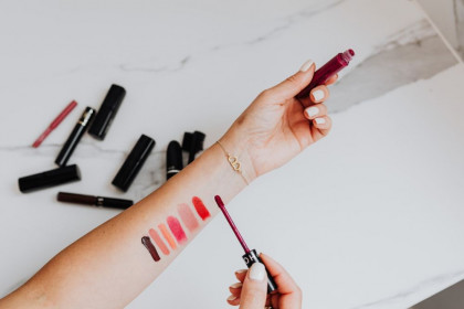 5 Produk Velvet Tint Efek Blur Bibir
