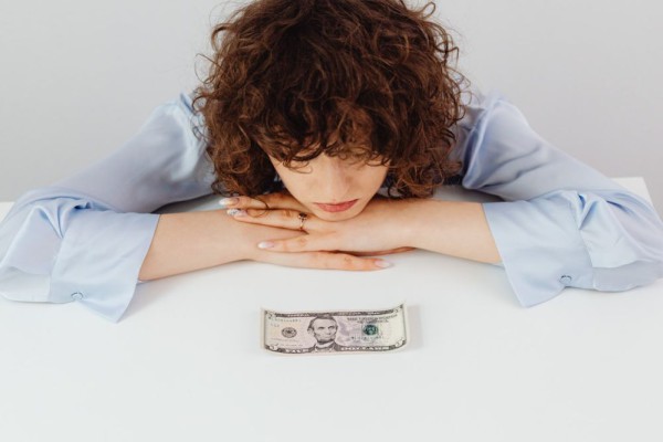 5 Risiko Keuangan jika Kamu Hanya Mengandalkan Gaji Bulanan