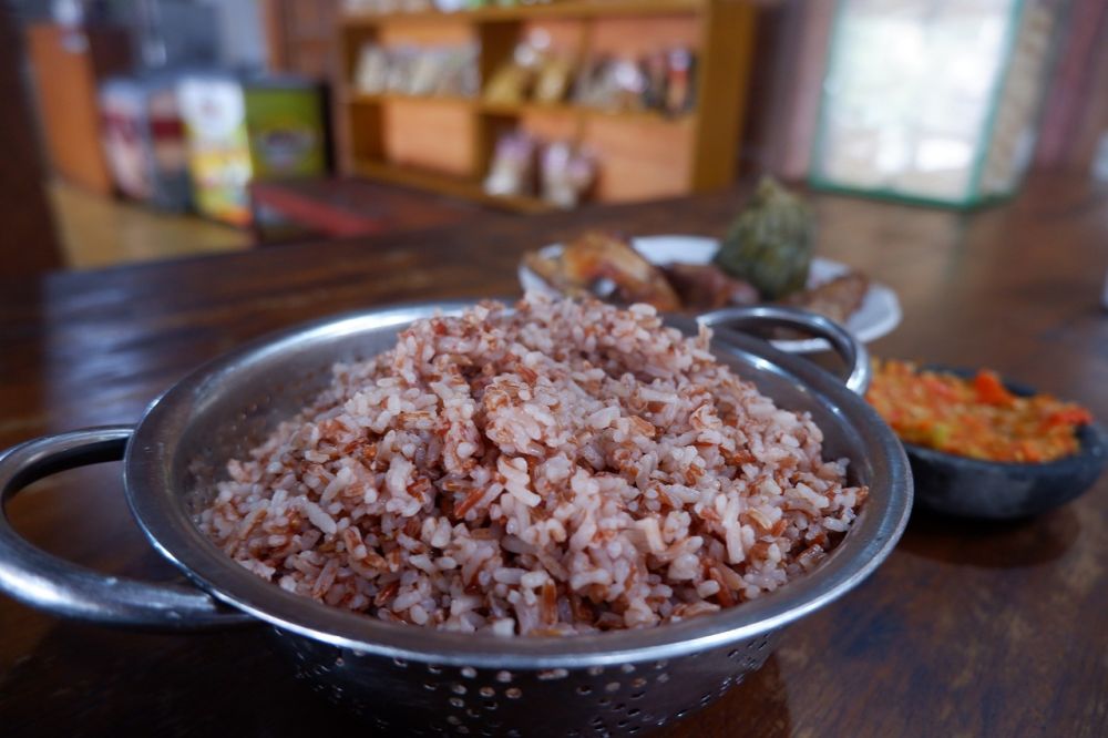 5 Alasan Nasi Merah Lebih Sehat Dibandingkan Nasi Putih
