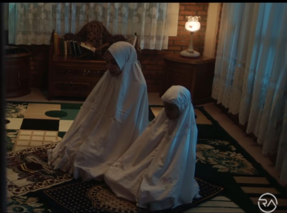 Film Yang Dibintangi Nagita Slavina Genre Horror Komedi 