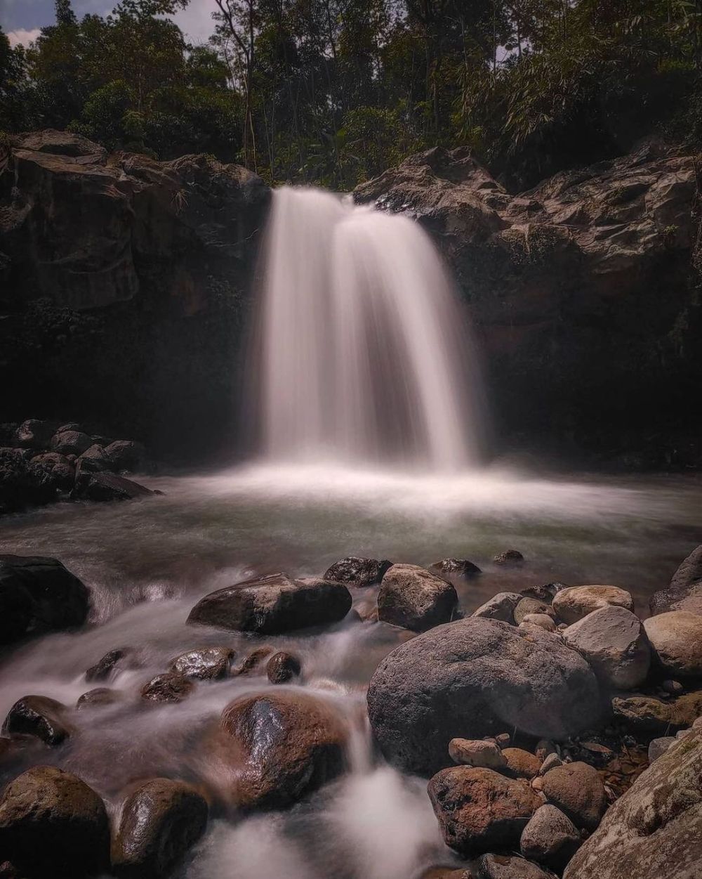 5 Curug Tersembunyi di Kabupaten Kendal yang Terkenal Dengan Mitosnya