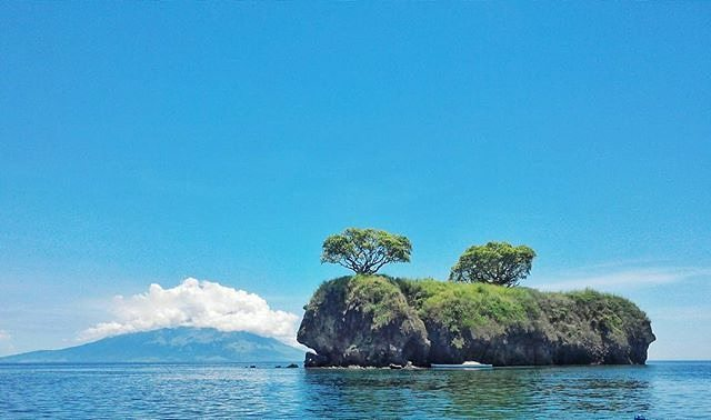 6 Pulau Mempesona di Bagian Timur NTB, Ada Wisata Pulau Hunian Ular!